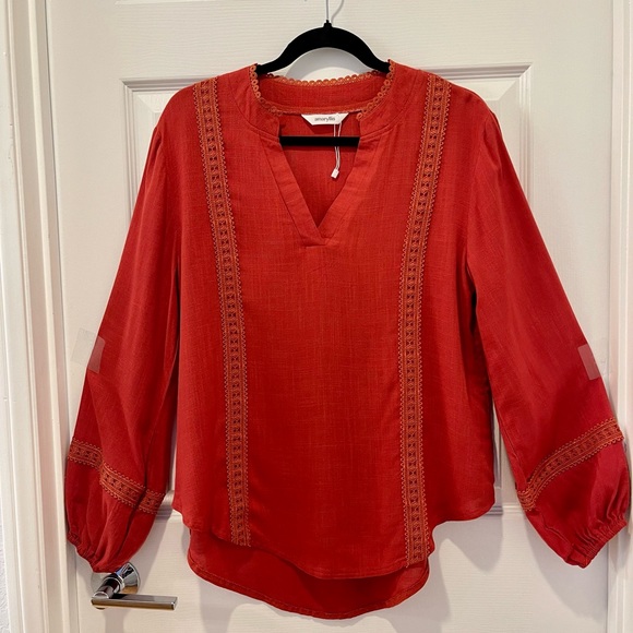 NWOT Amaryllis Puff Long Sleeves Crochet Embellished Top - Picture 3 of 10